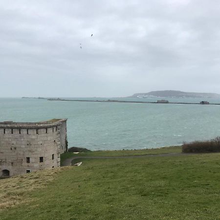 A Stones Throw To The Beach :-) Weymouth Bagian luar foto